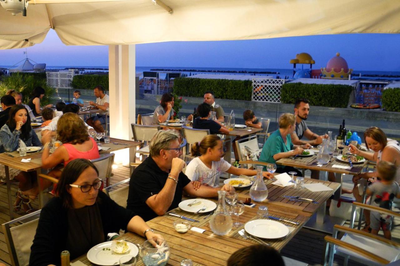 Hotel Agostini Bellaria-Igea Marina Exterior foto